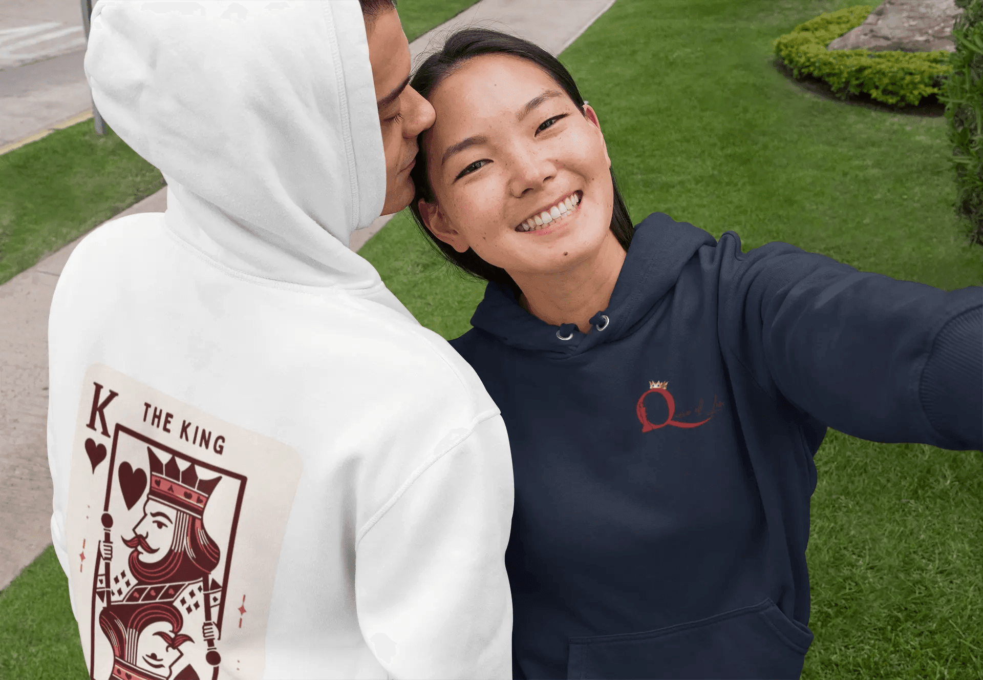 The Queen Unisex Heavy Blend™ Hooded Sweatshirt - NOVINC